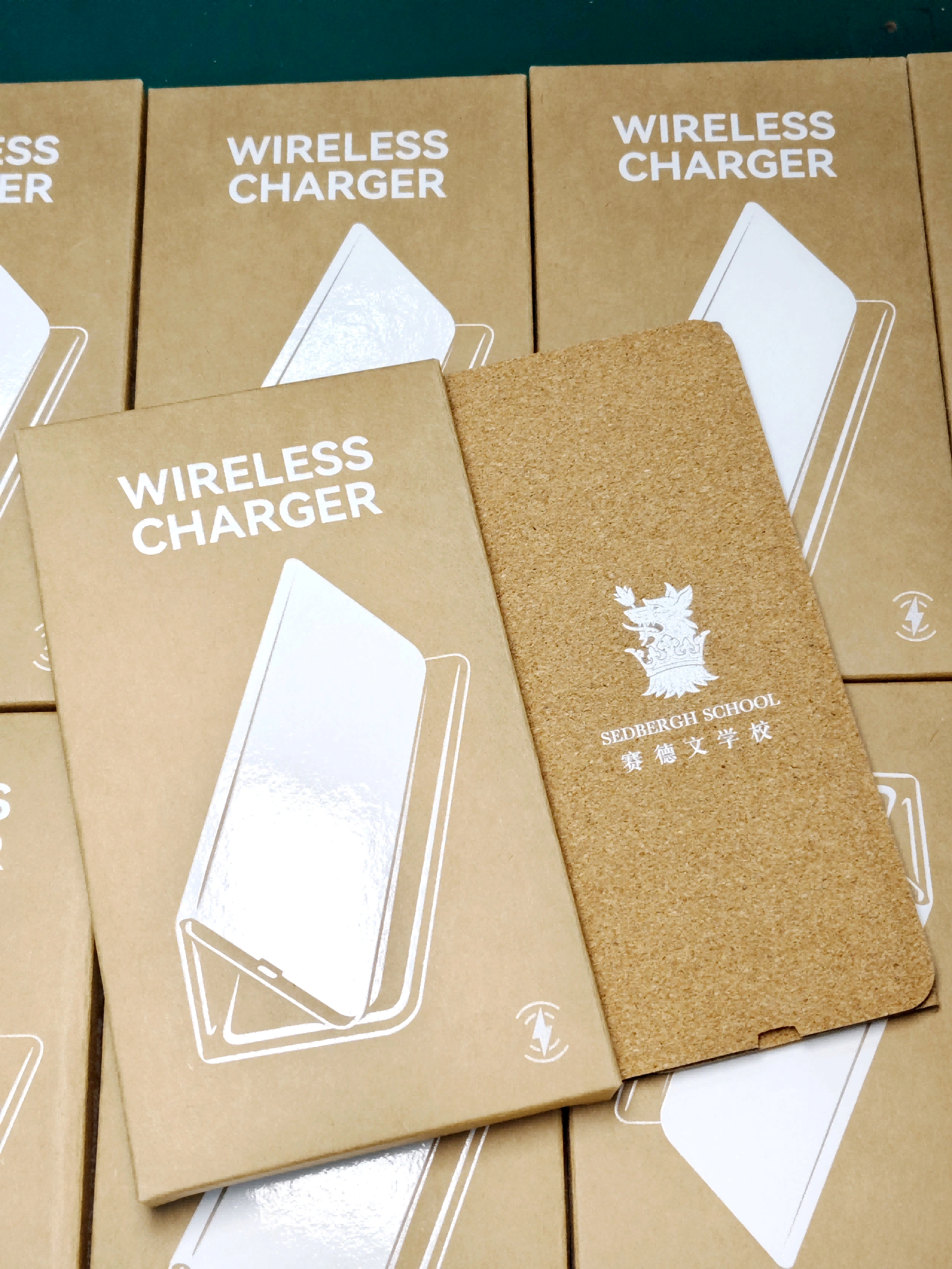 Multifunctional Office Foldable 15W cork Wireless Charger Mouse Pad - Image 8